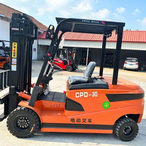 厂家跨境出口新能源电动物流搬运车1.5吨2吨.5吨电动叉车
