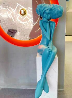 网红艺术摆件新款抽象人形落地摆件客厅酒店个性雕塑售楼落装饰品