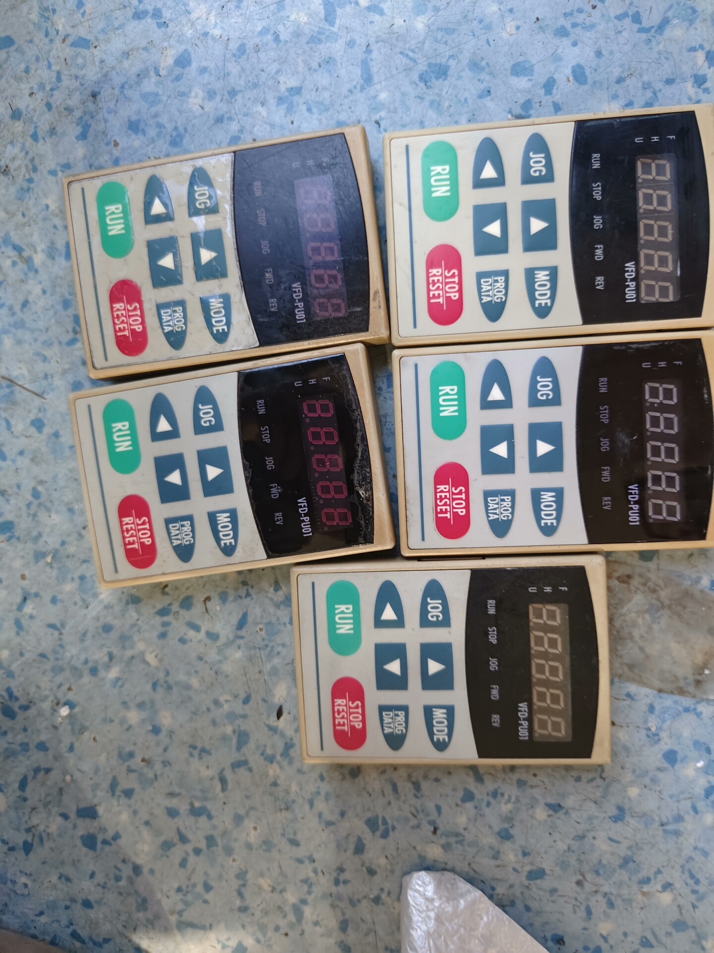 台达变频器面板。VFD-PU01。二手拆机功能包好。颜色发黄