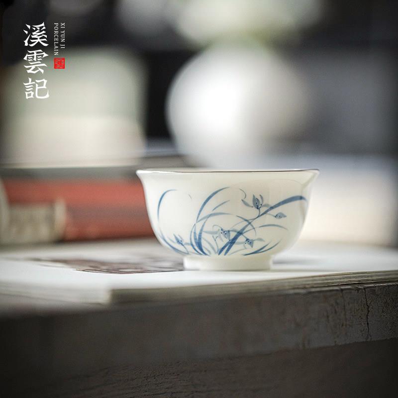 溪云记丨青己手绘青花品茗杯兰花新中式主人杯茶盏釉下彩单杯白瓷