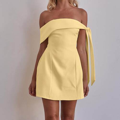 One neck strapless short dress with exposed shoulders,