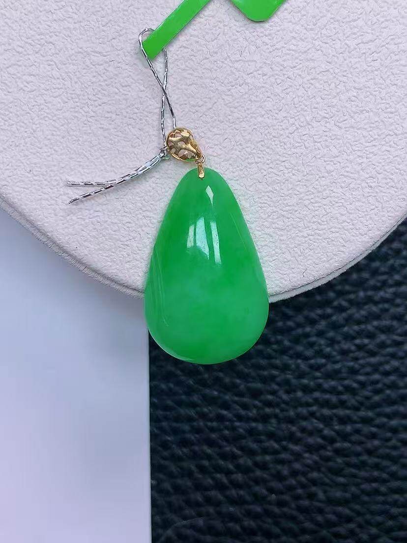 天然真品翡翠正品 水润细腻气质18k金镶嵌冰阳绿满阳色水滴吊坠