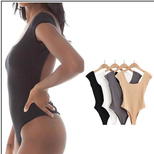 Low cut and backless jumpsuit with square neckline and