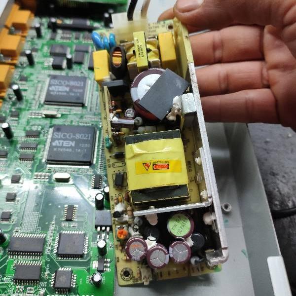 APC AP5717 PW-65A001 PW-0008 LM E243073 电源板ACE-855A