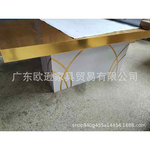 PVC贴金镜婚庆餐桌