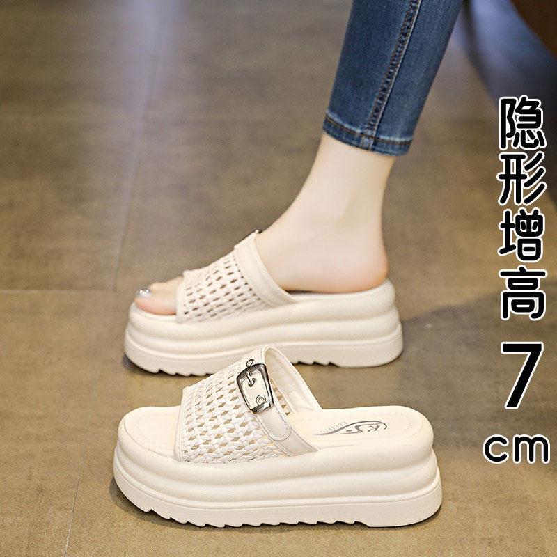 香港真皮厚底松糕凉拖鞋女夏外穿2026新款配裙子编织一字拖沙滩鞋
