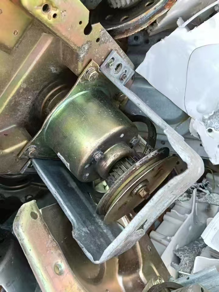 11月22日岳阳处置废旧报废拆解物资和杂电机约6吨，打包处理成交价为总价可代发物流网络拍卖公告