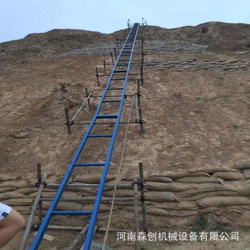 自建房轨道式斜坡水泥砂石斗式输送运料机护坡陡坡爬山虎上料机