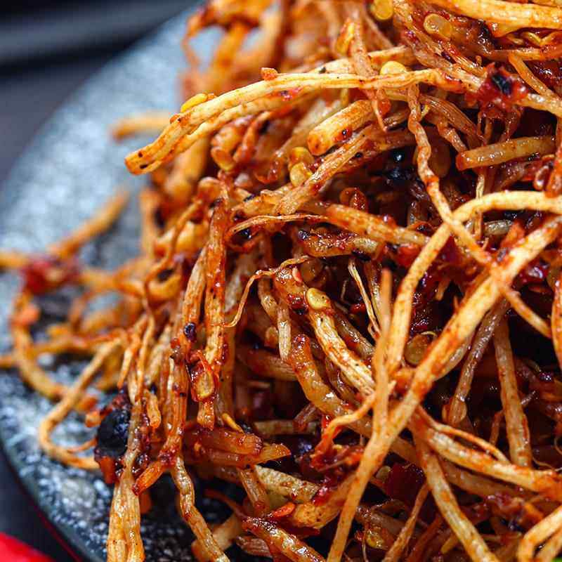 撇菜根云南德宏特产腌制蒜香酸特辣韭菜根苤撇菜根下饭菜250g瓶装