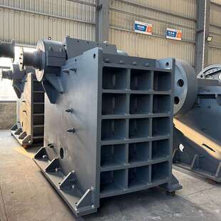 大型石头颚式破碎机花岗岩鹅卵石粉碎机建筑垃圾碎石机