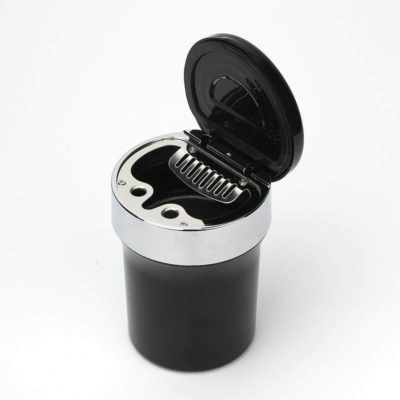 新款直销车载烟灰缸车内通用LED灯夜间带盖夜光指南针仿金属电镀