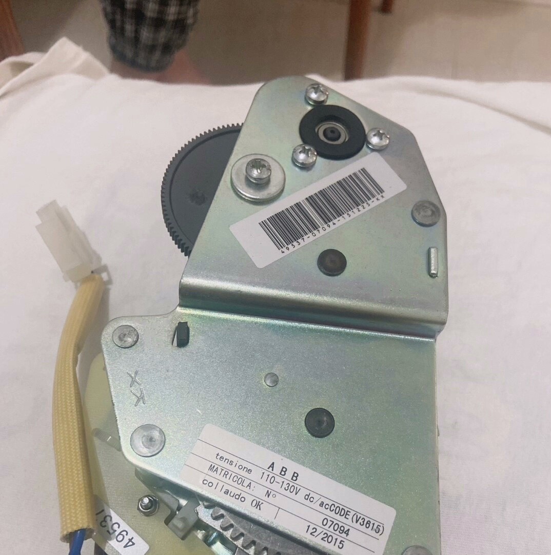 ABB框架断路器，储能机构，储能电机，分闸线圈，合闸线圈，欠