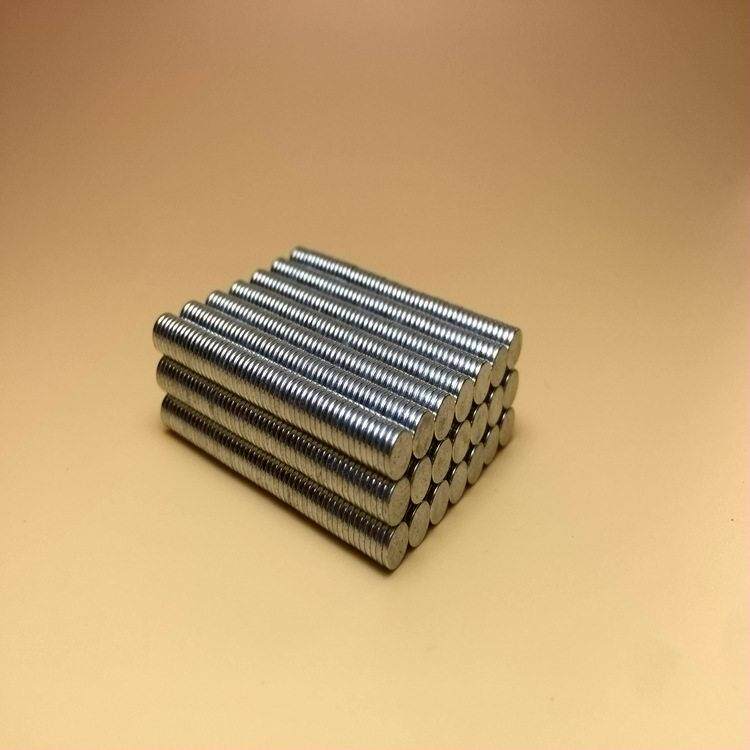 钢琴键挂衣架五金配件强磁圆片D10×3/8×3强磁铁圆形吸铁石磁钢