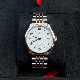 未使用9.9新 帝舵1926系列精钢自动机械腕表36MM男表91450-0005