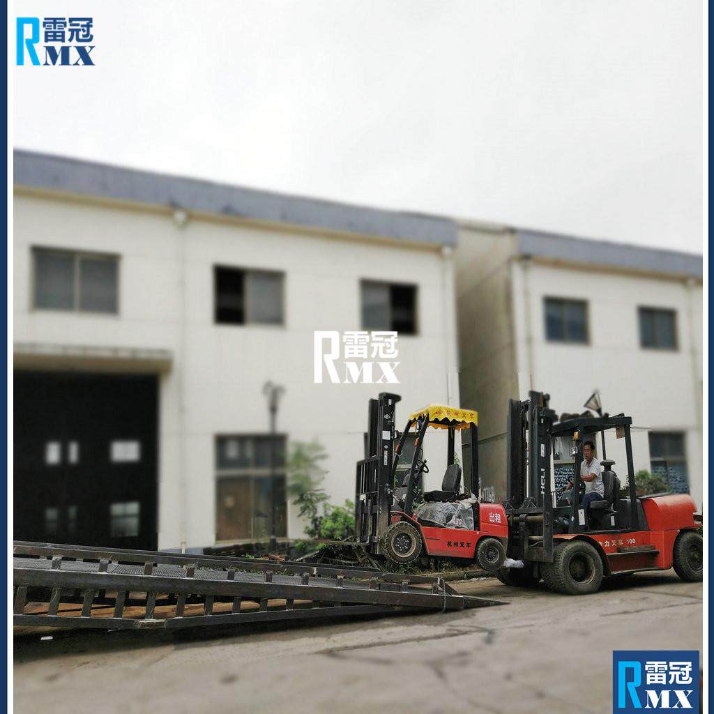 支腿式装卸作业液压高度调节移动式集卡装卸货梯