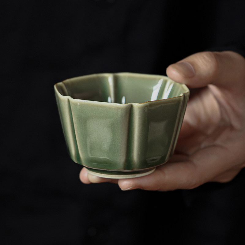 越窑青瓷主人杯仿古日式功夫茶杯葵口杯大号压手杯个人杯家用茶具
