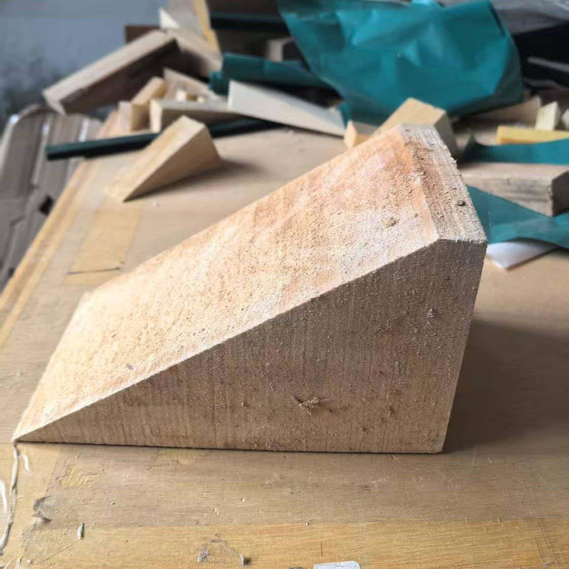 汽车止退器木头实木三角止退器大货车小型汽车车位停车迷你止滑器