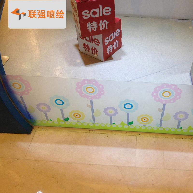 深圳数码uv喷绘工厂广告画背胶贴纸材料 高精度超透膜喷绘