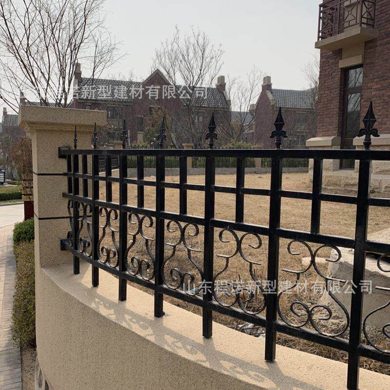 现货安全防护隔离栅栏学校小区别墅锌钢护栏工地厂区围墙铁艺栏杆