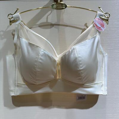 3329无侧骨无钢圈光面无痕薄B杯文胸滑滑杯奢华绸缎面调整型内衣