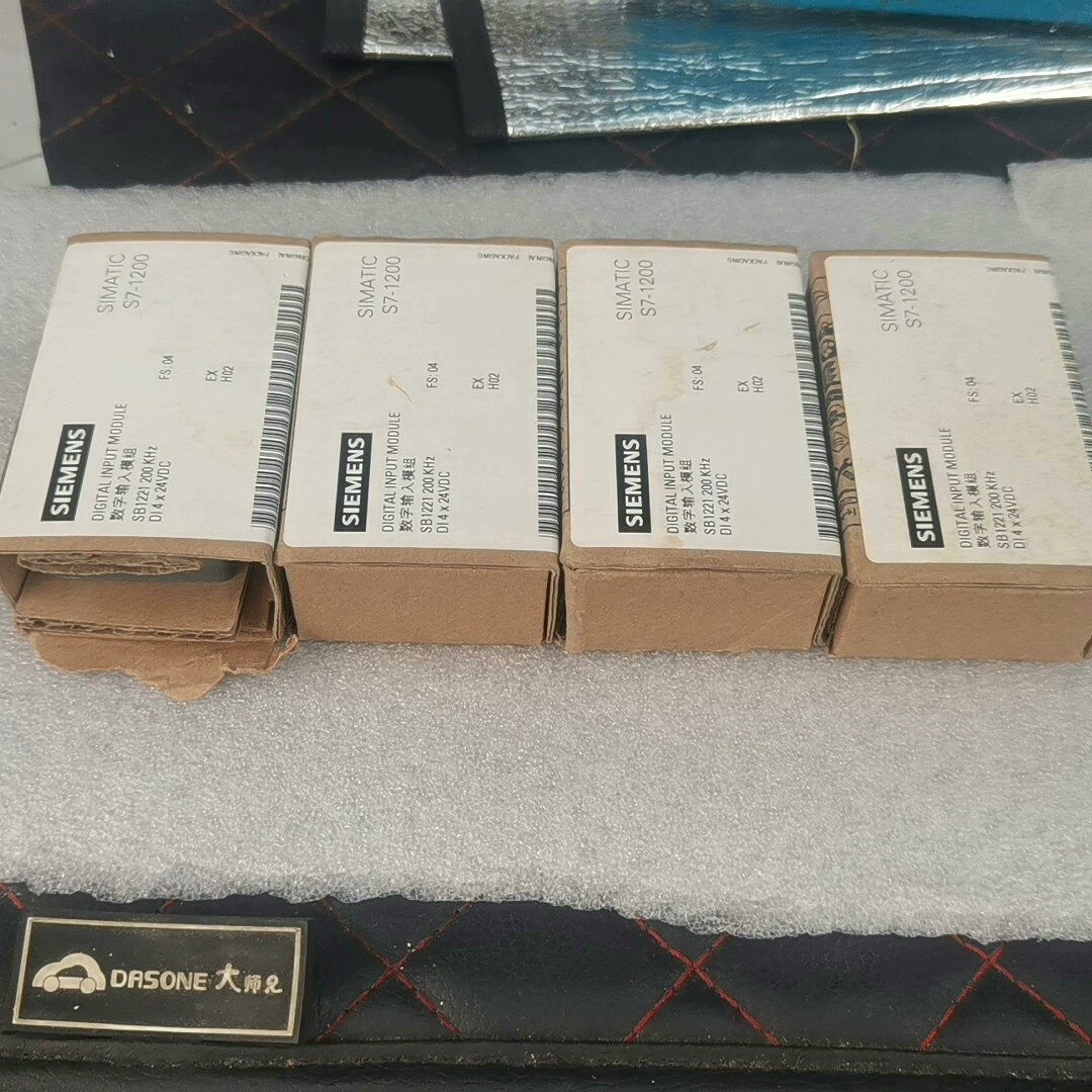 西门子S7-1200数字输入模组，全新原装未开封。只有4个