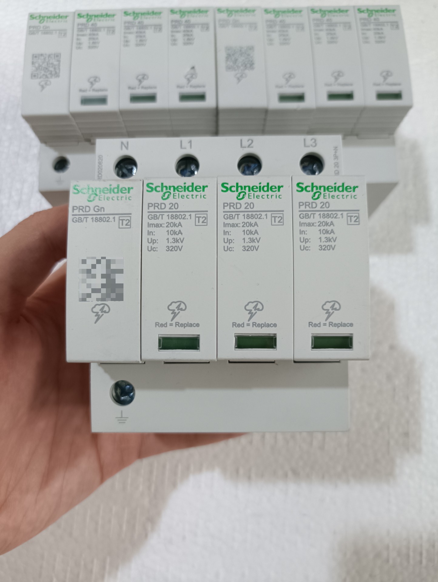 3个95新施耐德防雷浪涌保护器处理