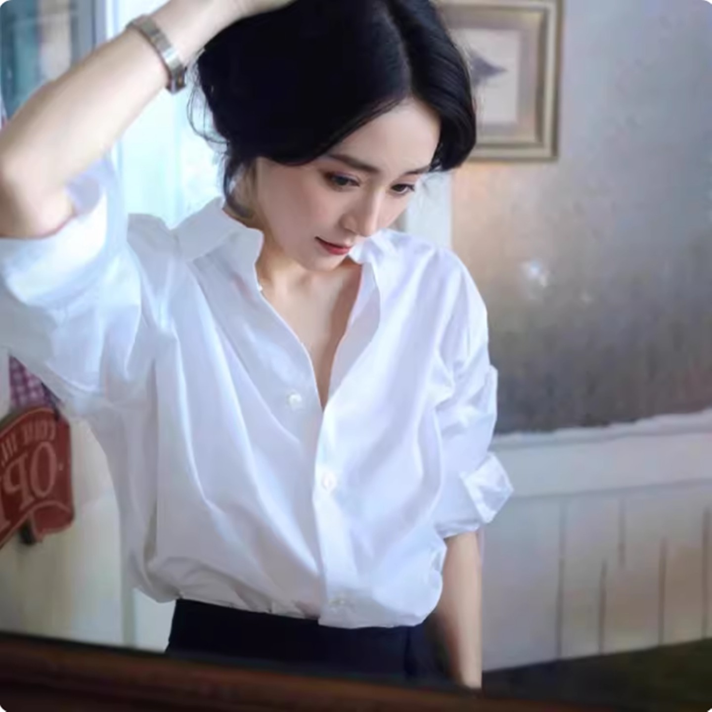 法国倪妮明星同款白衬衫女秋季2025新款设计感小众宽松慵懒风衬衣