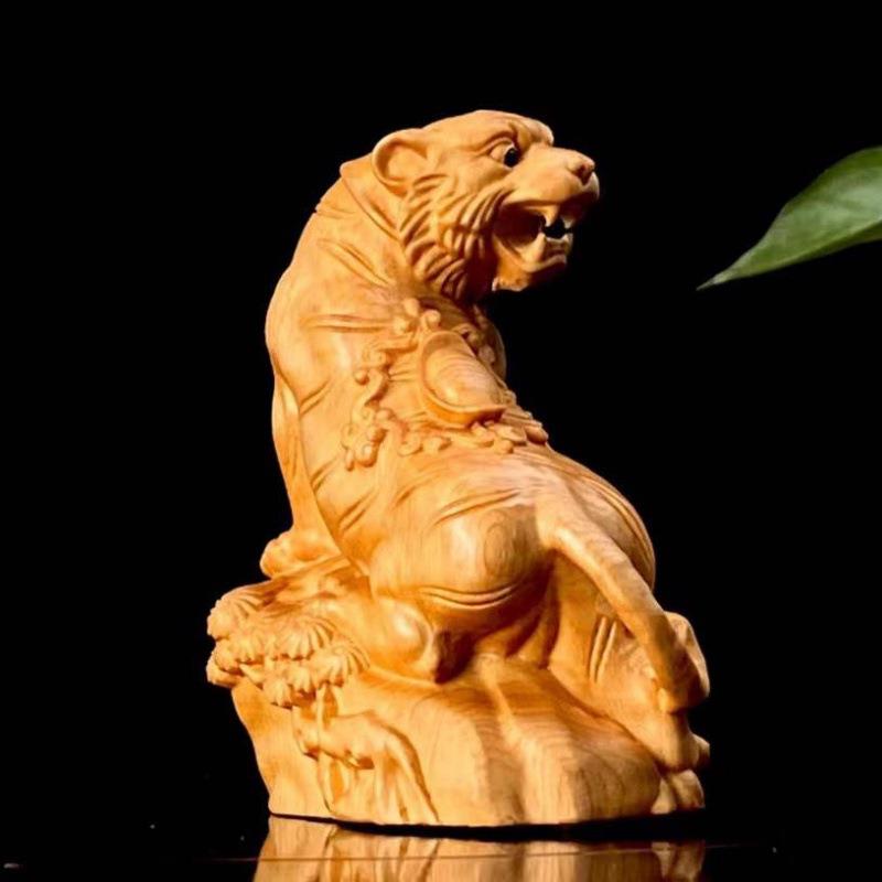 崖柏木雕刻上山虎摆件 实木生肖八方老虎车载家居装饰工艺品
