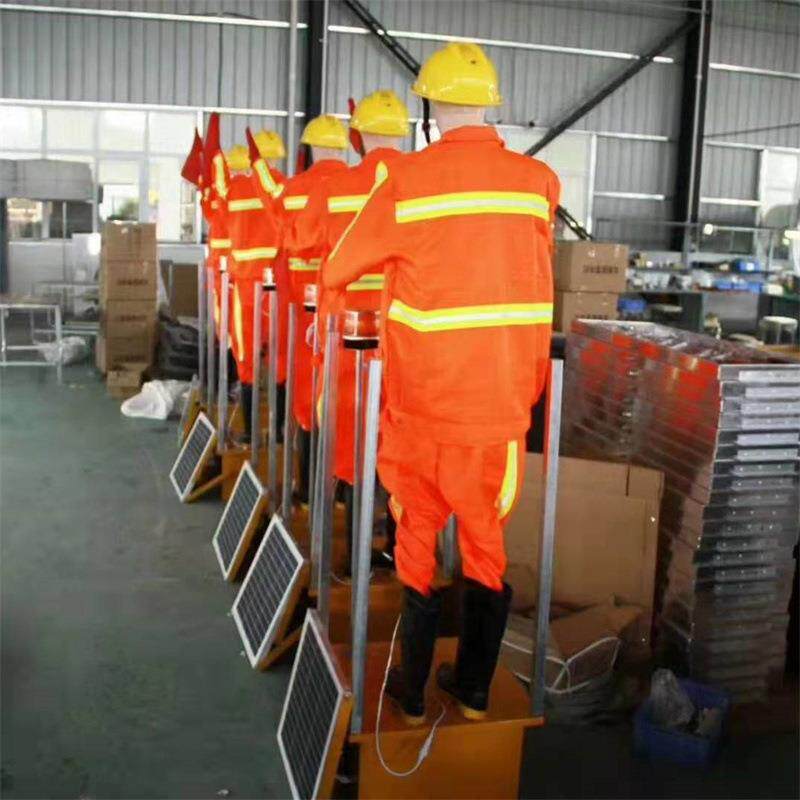 供应太阳能保通员 施工摇旗摆臂仿真交通机器人 交通指挥员假人