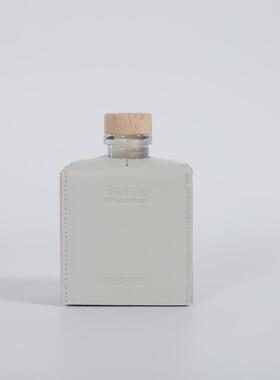 现代轻奢样氛板间衣帽间香薰楼摆件售处家皮革卫浴香居套NPL装饰