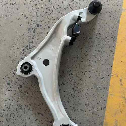 适用尼桑君爵E52专用下摆臂总成54501-1JB0A 54500-1JB0A