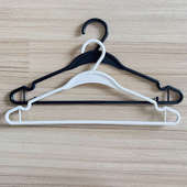 塑料衣架黑色服装 厂店用防滑无痕衣架全新PP料加厚不易断晾多功能