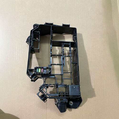 82666-12650适用卡罗拉雷凌花冠保险盒大 中壳 机舱保险盒中壳