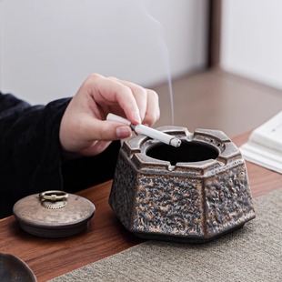 家用客厅床头防飞灰带盖密封烟缸防自燃防风 烟灰缸陶瓷复古风中式