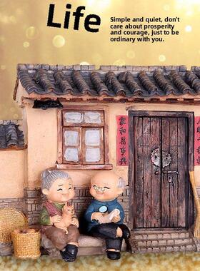 老头老太相守相伴超市美陈货架家居小摆件小夜灯钱罐结婚周年礼物