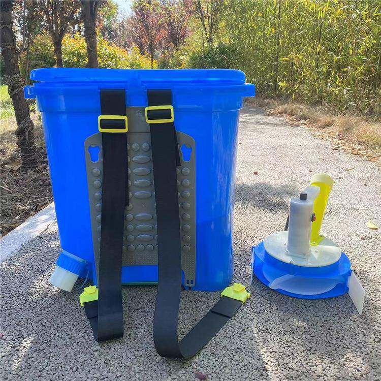 单兵融雪抛撒器电动融雪剂抛洒机器工业颗粒撒盐机农用施肥播种器