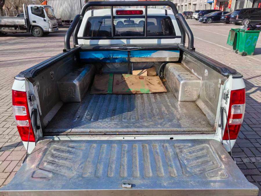 4月13日鞍山市25年上牌五十铃皮卡2.8T柴油四驱后斗加装不锈钢装甲卷帘盖资料齐全可过户网络拍卖公告