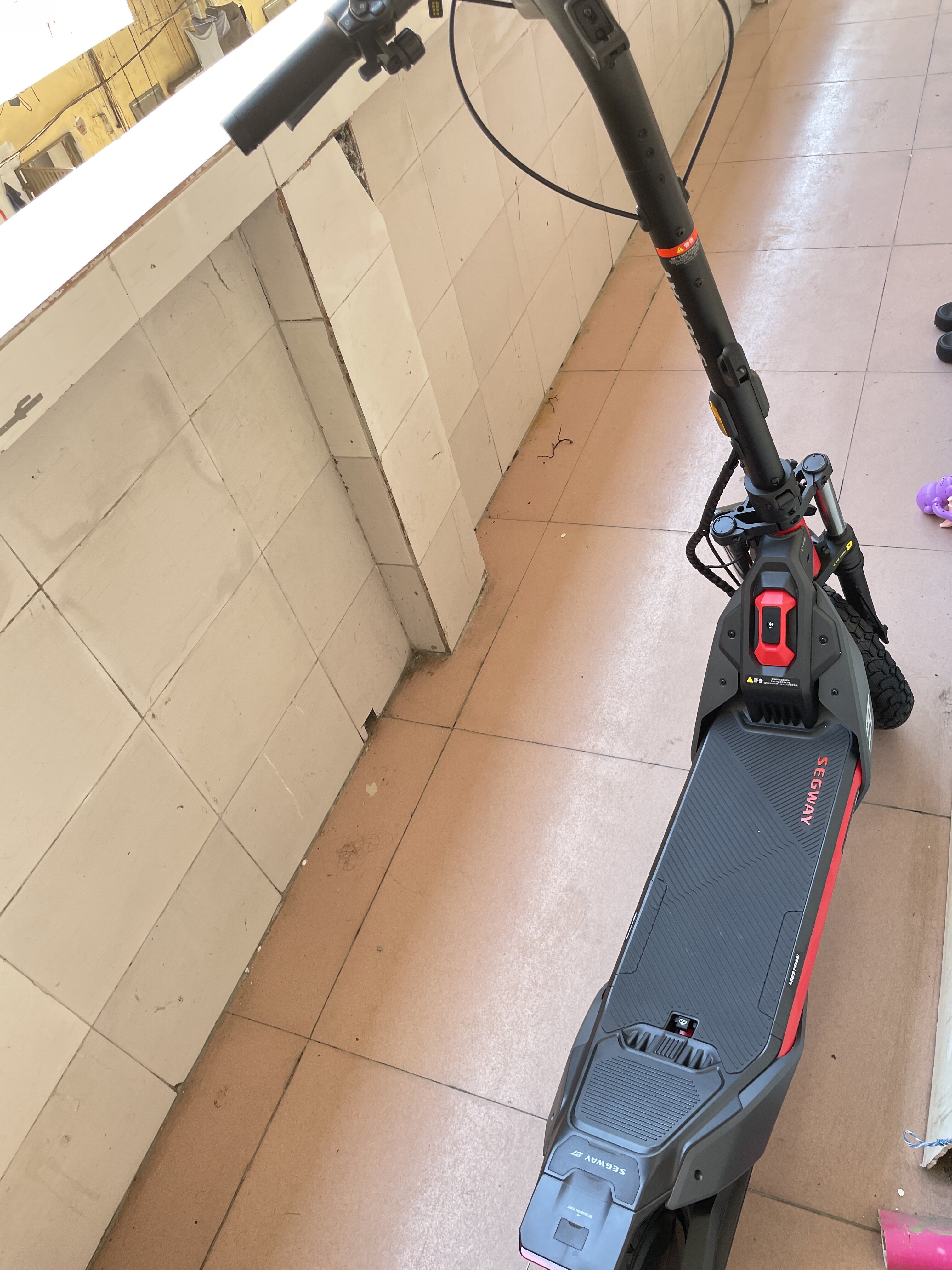Электрический самокат Ninebot ZT3 Pro: 1600 Вт, внедорожная амортизация, TCS, долгий запас хода, Apple Find My, складной. Для взрослых, города и бездорожья. photo review