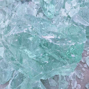 供应大块玻璃造景玻璃块石笼灯玻璃块彩色玻璃块 大小可做