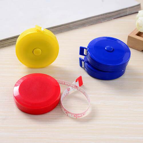 1.5-meter extendable tape measure with keychain, model 8213