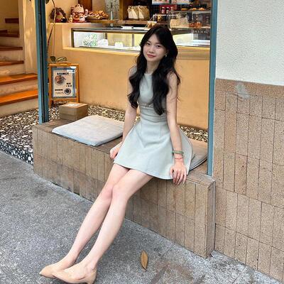 SOLAR/绿色洋装女夏气质小个子高级感裙子无袖背心收腰显瘦短裙