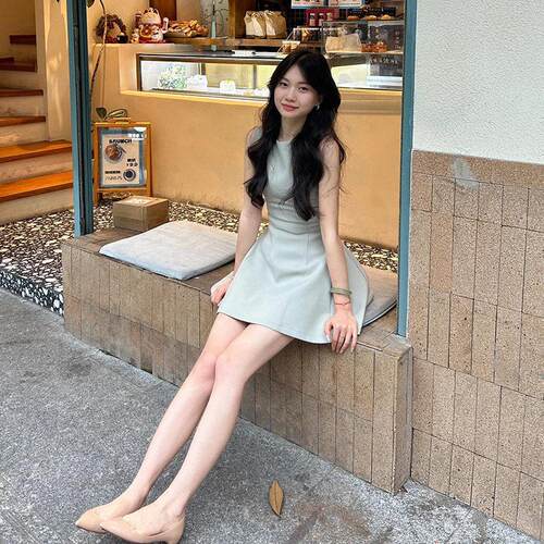 SOLAR/绿色洋装女夏气质小个子高级感裙子无袖背心收腰显瘦短裙