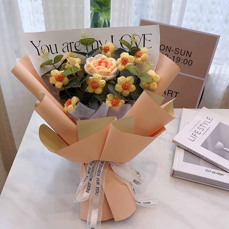 玫瑰花礼物礼物创意毛线餐桌花艺