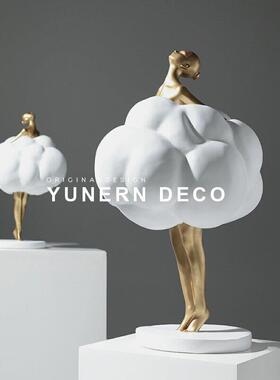 现代轻奢样板房间高端人物雕塑摆件家居售楼处书房玄关软装饰品