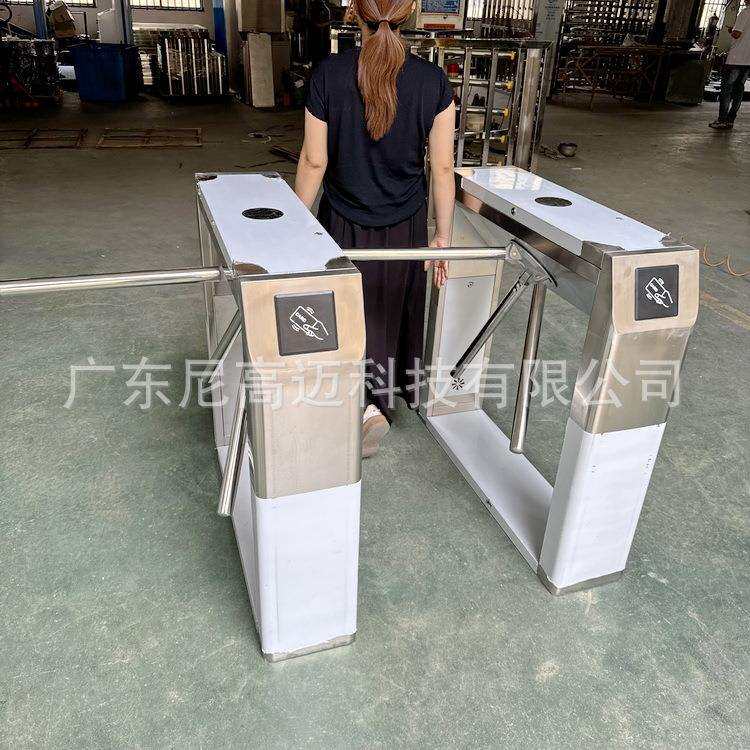 成品不锈钢单向旋转门 手推三叉杆式通道半高门闸机 进出转闸厂家