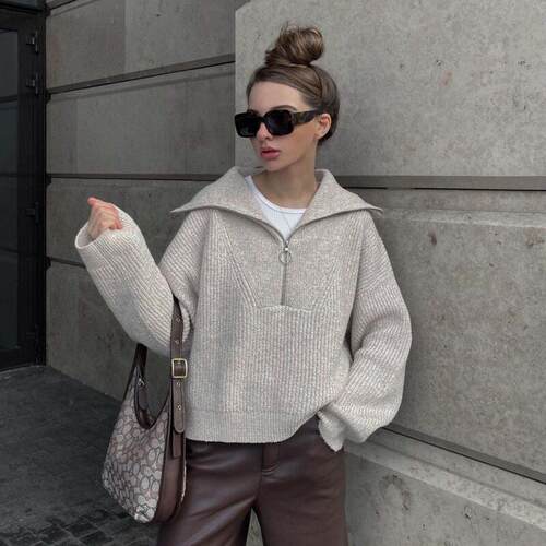 Long sleeved top with a collar and pullover, women's