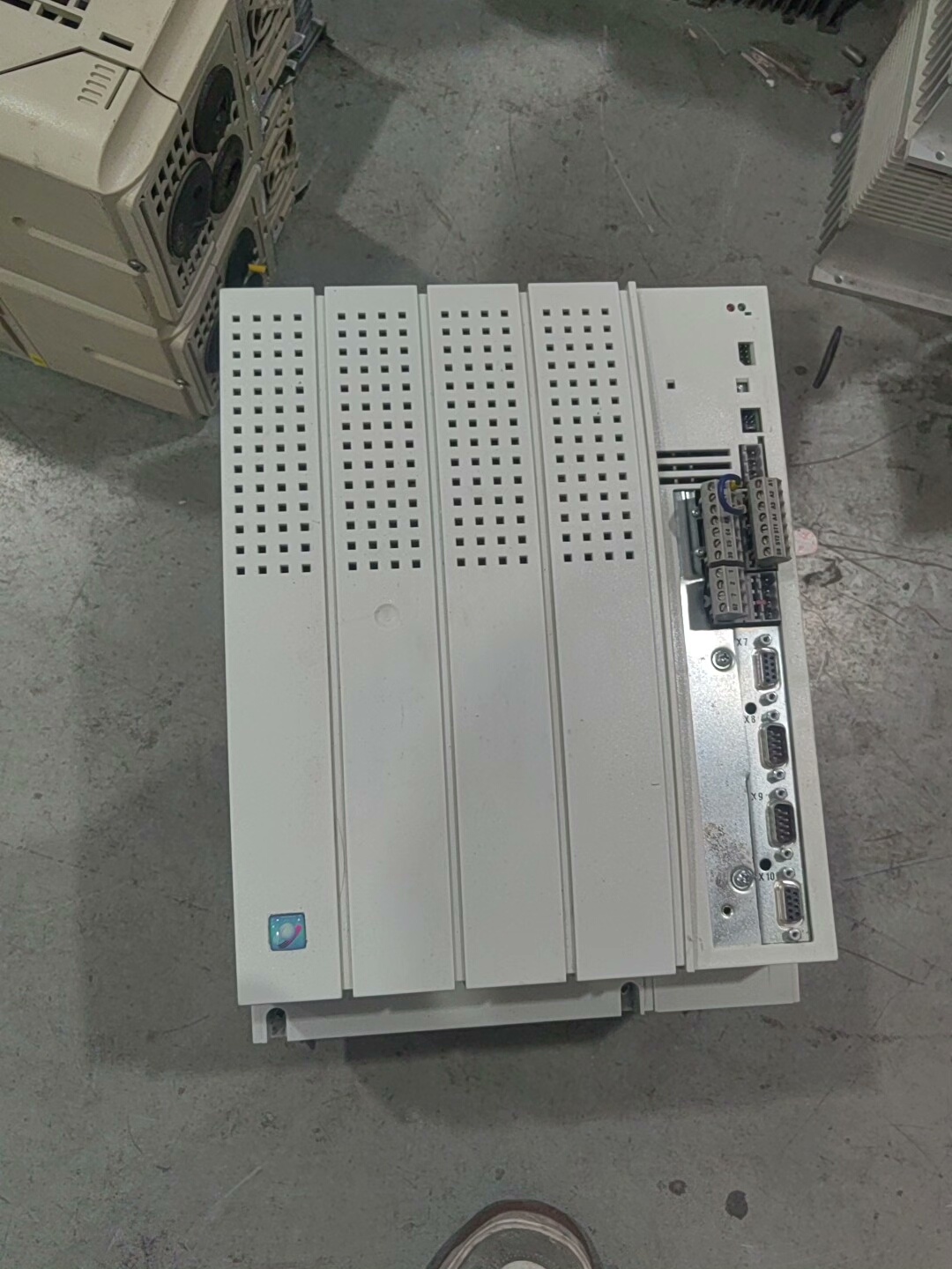 Lenze伦茨驱动器EVS9328-ES 22KW 实物拍摄