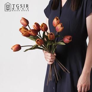 郁金香六头把束手捧花彷真花客厅餐桌装饰花插花新娘结婚假花摆设