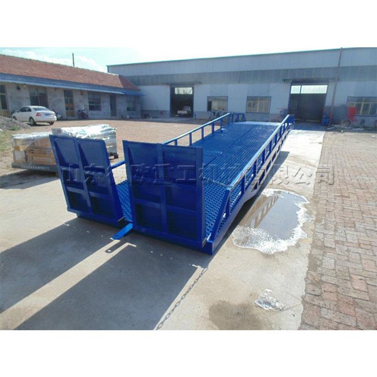 移动式小型登桥车 单人作业可调节登高车 汽油便捷式液压升高梯