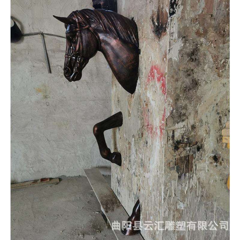 现货玻璃钢仿铜马头雕塑穿墙马半身马仿真动物狮子头景观装饰挂件